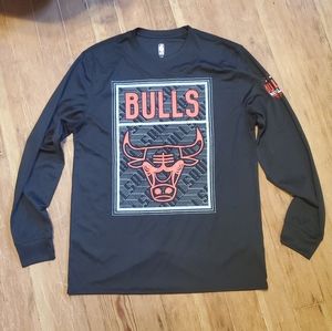 Chicago Bulls Basketball Club Unisex Long Sleeve Tshirt EUC Size Large